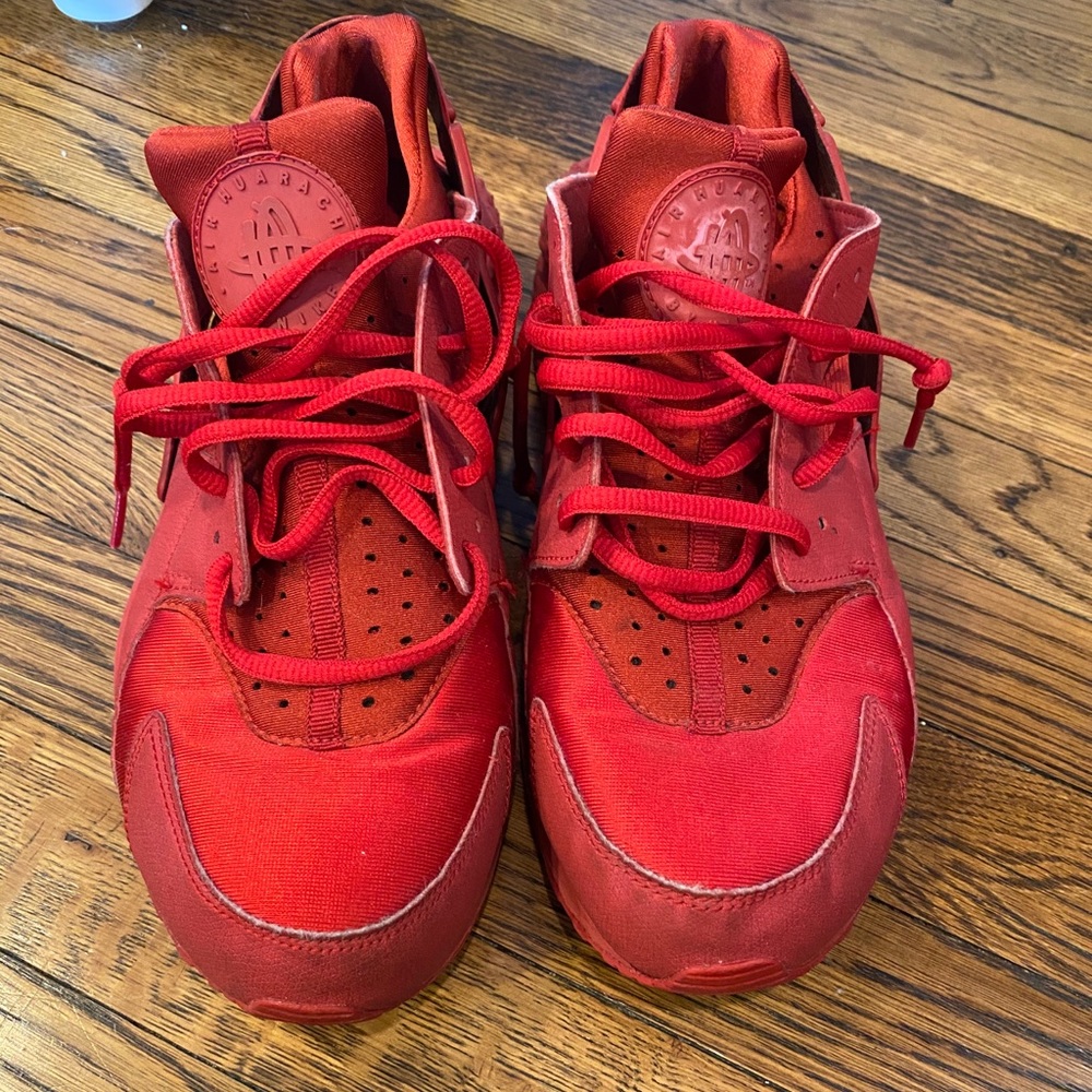 Red huaraches